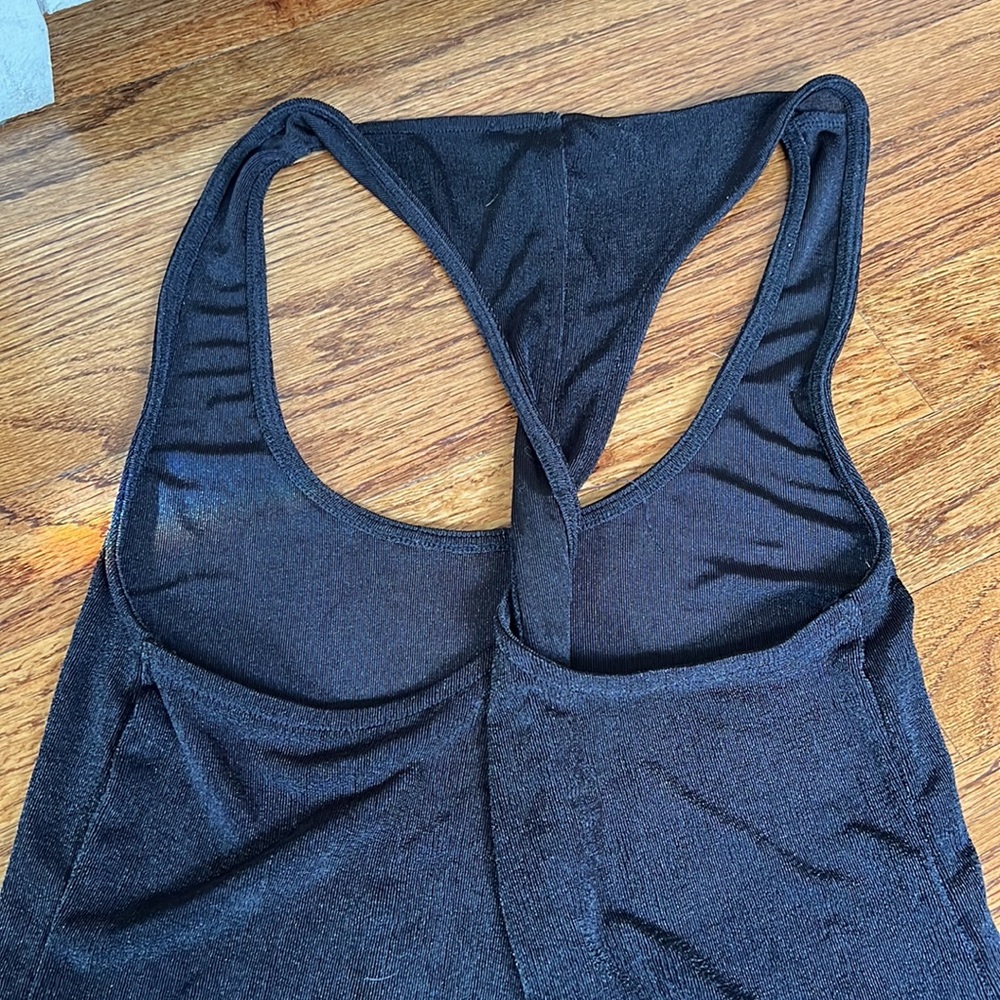 Forever 21 Black razor back twist tank top - Picture 3 of 3